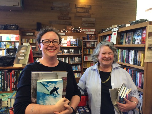 12 Island Books IBD2016